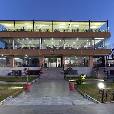 Amwaj Hotel Эль-Джадида Экстерьер фото